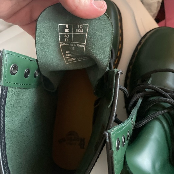 COPY - Dr. Martens Green Leather Boots display picture 1